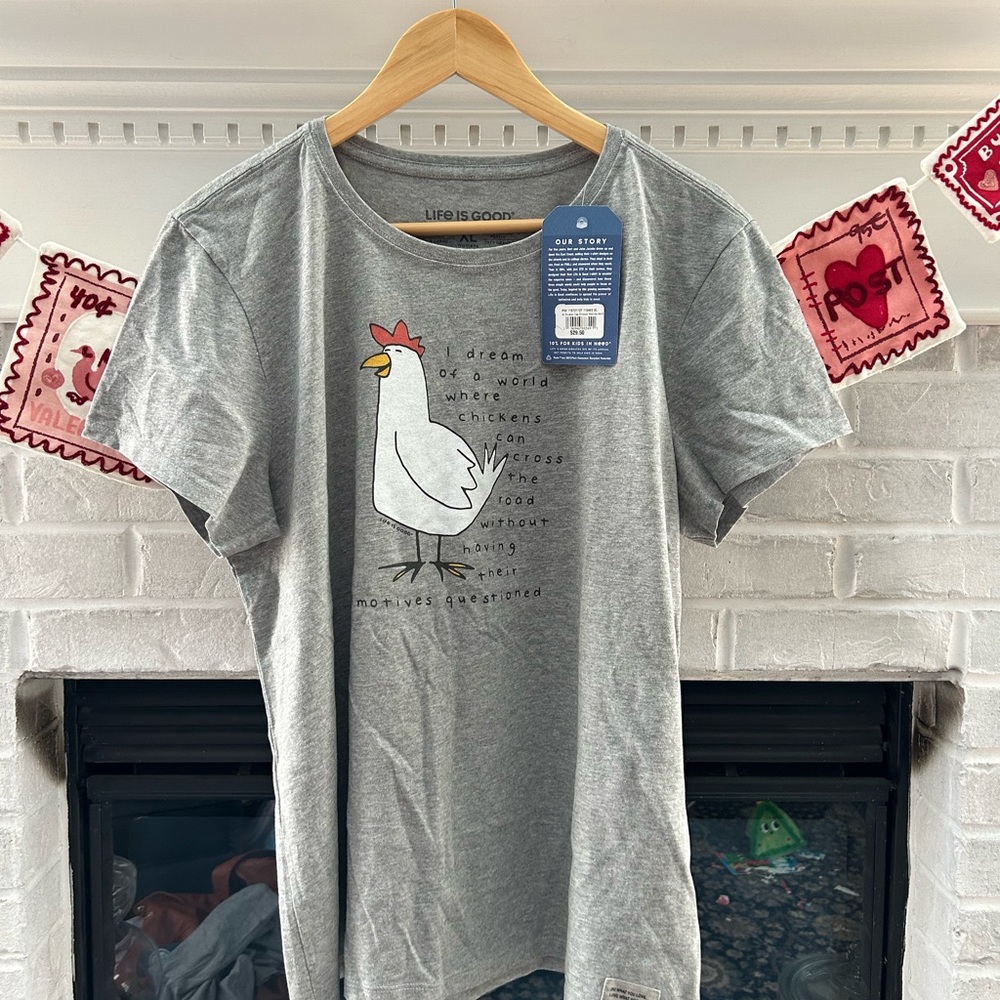Life Is Good Heather Gray T-Shirt XL NWT chickens top - Picture 3 of 6